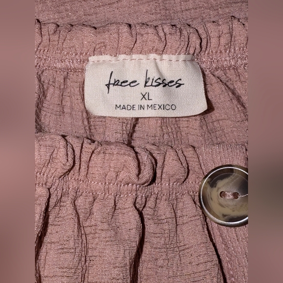 Women's Free Kisses top. Sz. XL. Like New. Pink - Picture 4 of 4